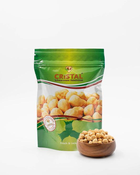 Serviervorschlag: 230g doppelt geröstete Haselnüsse aus Giresun von Cristal Organics – perfekter Snack oder Zutat für Desserts